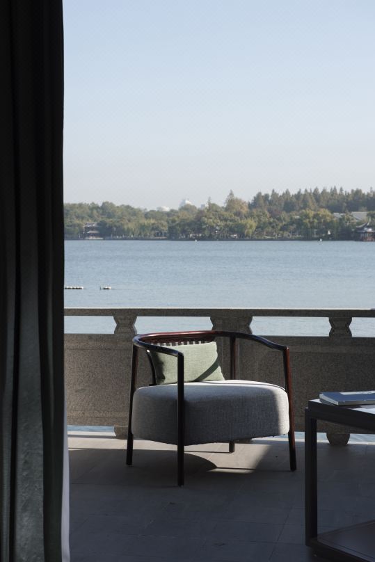 Hotel Outdoor Furniture