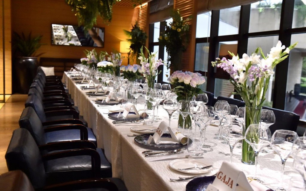 Hotel fixed furniture